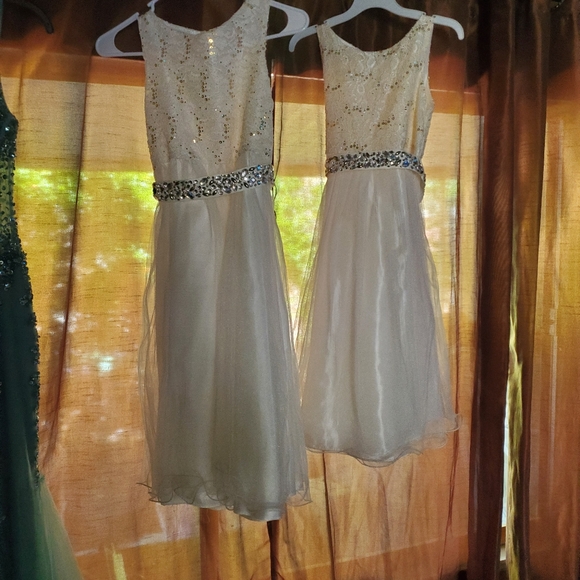 Dresses & high hills - Picture 2 of 5